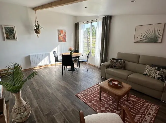 Semesterbostad Le Clos De Sur Odon, Un Havre De Paix. *